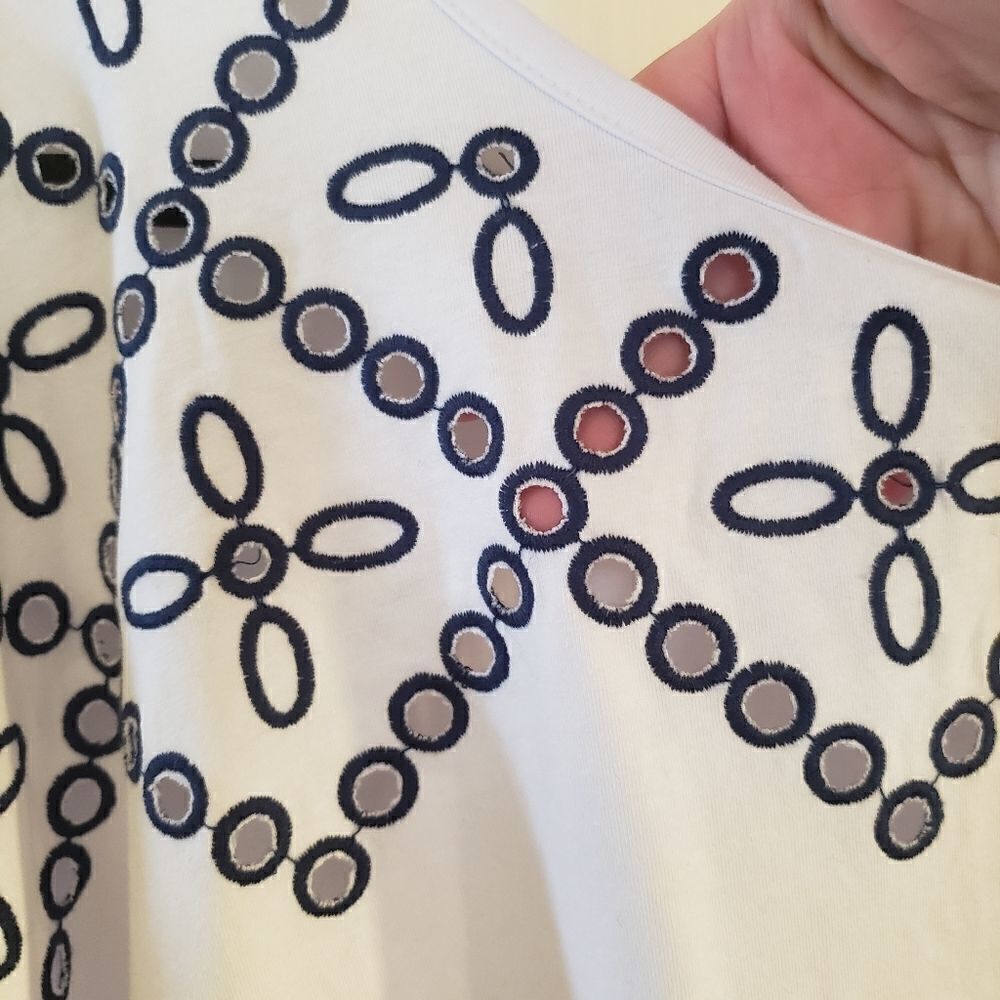 Single Thread Eyelet Embroidered Short Sleeve Top - Picture 2 of 7